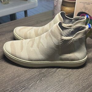 Rothy's Beige and Blue Ankle Booties